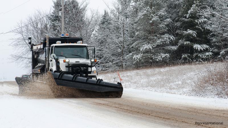 IDOT hiring snowplow drivers for winter with pay up to $6,044 per month