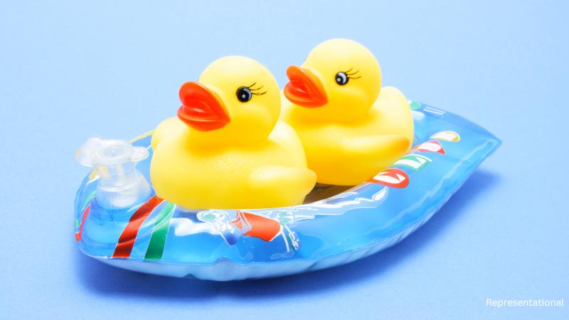 World’s largest rubber duck Mama Duck returns to Ohio for Put-in-Bay weekend event