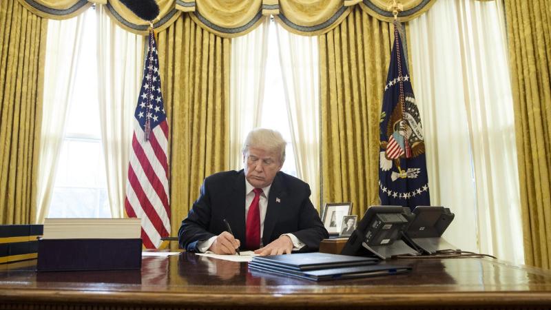 US court urged by Trump officials to avoid halting tariffs over global security concerns