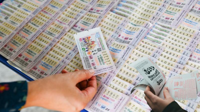 Illinois lottery ticket sold in Justice suburb wins $1 million in Lotto Million 1 game