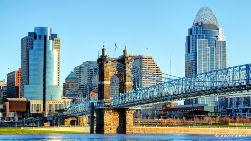 Ohio mayor hits fleeing suspect with car during police chase, investigation ongoing