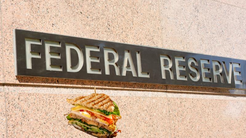 Man accused of sandwich assault on officer in DC faces prison