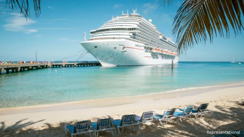 USPS plans temporary holiday shipping rate increase from October to January