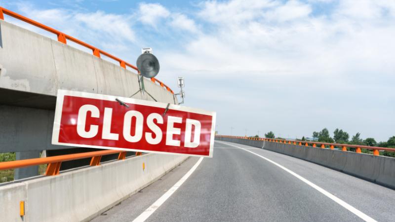 I-88 exit ramp to IL-83 in Oak Brook closed after excavator hits overpass