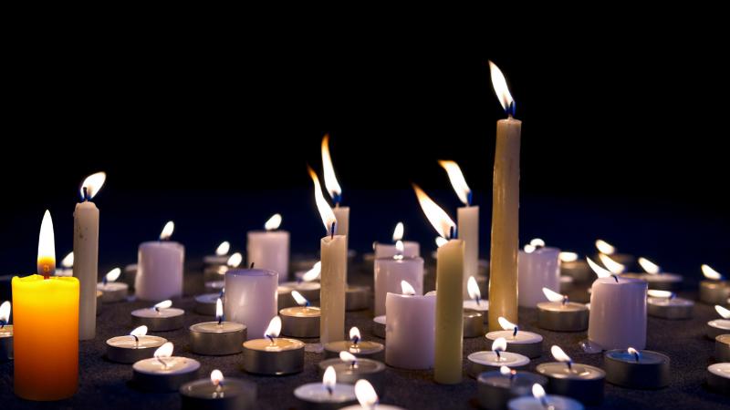 Thousands Gather in Washington to Honor Fallen Officers at National Candlelight Vigil