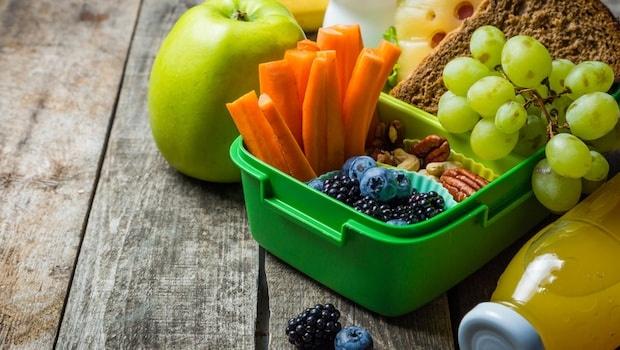 The Right Way to Eat Fruits: How Mixing Can Affect Your Digestion and Nutrient Absorption