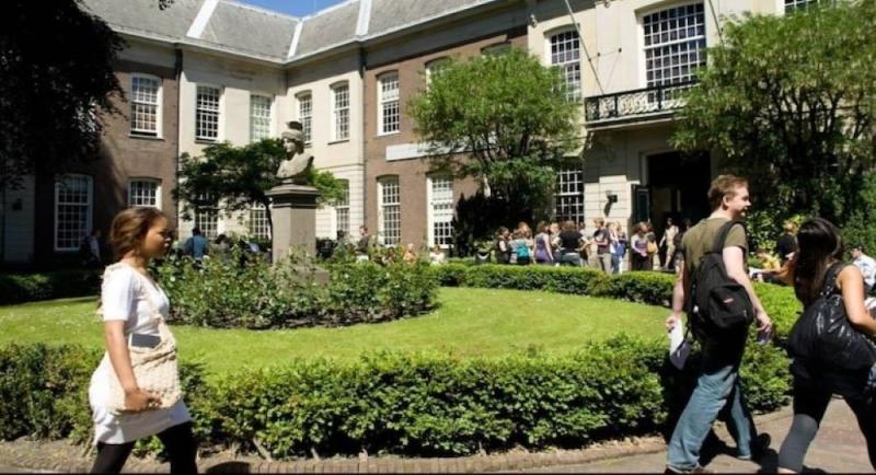 Netherlands Proposes Limits on English in Universities to Curb International Student Influx