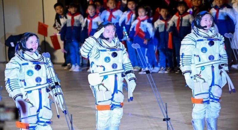 Chinese Astronauts Blast Off on Historic Shenzhou-19 Mission to Tiangong Space Station