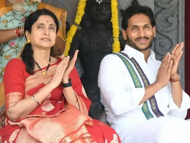 Y.S. Jagan Mohan Reddy Plans Major Political Role for Wife YS Bharati Amidst Party Challenges