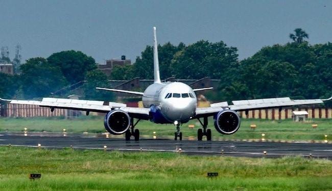  Bomb Threats Disrupt 12 Flights in Three Days  Akasa Air and IndiGo Affected 
