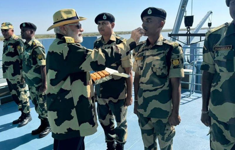Prime Minister Modi Celebrates Diwali with Soldiers in Kachchh A Tradition of Unity and Gratitude