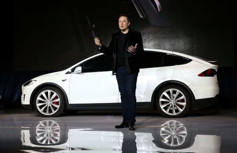  Tesla Reaches $1 Trillion Market Cap as Autonomous Vehicle Plans 