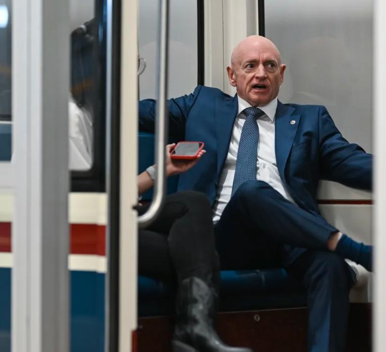 Harris Faces Party Divisions as She Chooses a Running Mate