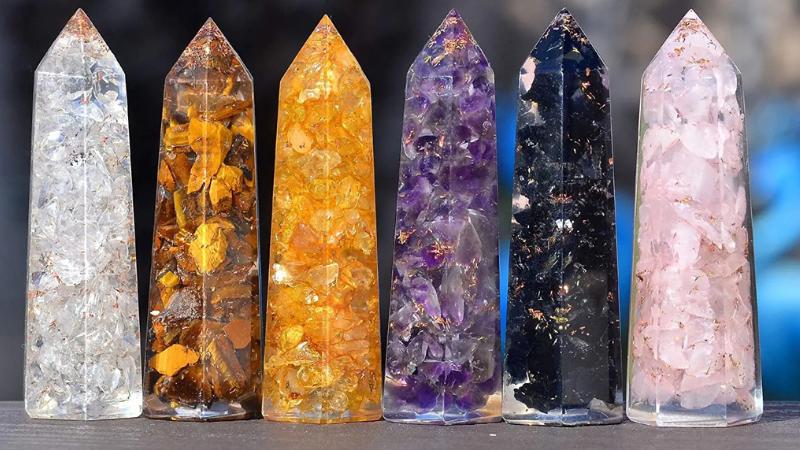 How to Manifest Money, Based on Your Zodiac Sign and Crystal and Affirmation Magic