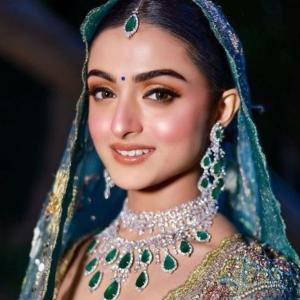 Bridal Jewellery in Bandra: Timeless Elegance Curated by Ekaraa Jewellery