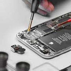 Where to Repair an iPhone in Dubai: How to Choose a Good Service and How Much a Quality Repair Costs