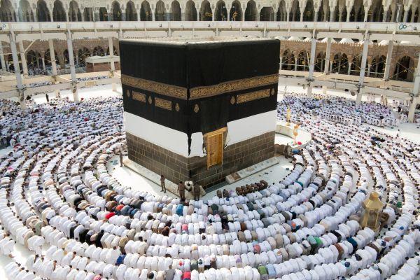 Solo Traveller’s Guide to Christmas Umrah Packages from the UK