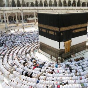 Solo Traveller’s Guide to Christmas Umrah Packages from the UK