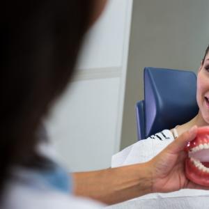 How to Choose a Dentist Near Me for Long-Term Oral Health Care