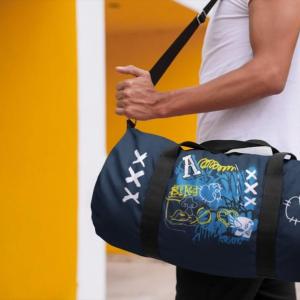 Expert Tips for Hiring the Right Custom Bags and Wallets Manufacturer