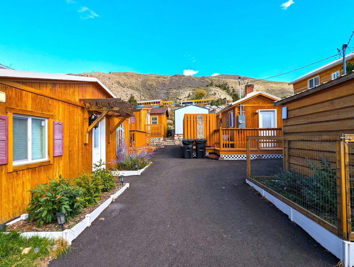 Best Places To Stay When Visiting Yellowstone For Couples, Families, And Small Groups