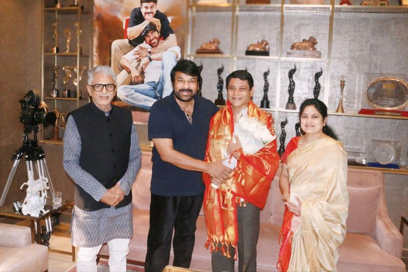 Chiranjeevi felicitates Raghava's milestone 100th Blood Donation at CCT