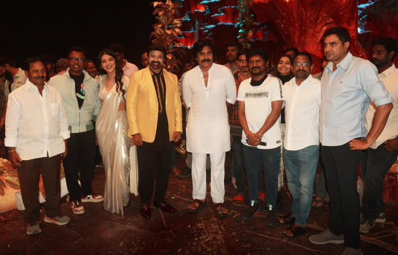 Pic Talk Pawan Kalyan and Balakrishna in single frame