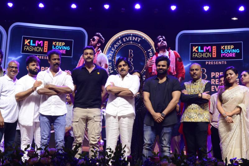 I respect an actor because he has the potential to provide employment to 1,000 families: Pawan