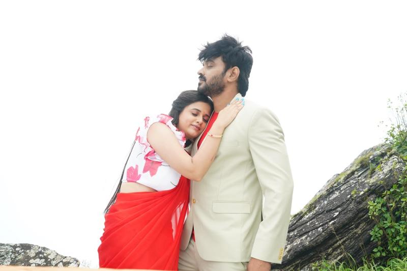 Another hit lyrical song EmaindhoEmaindho from "Kalyanamastu" Released