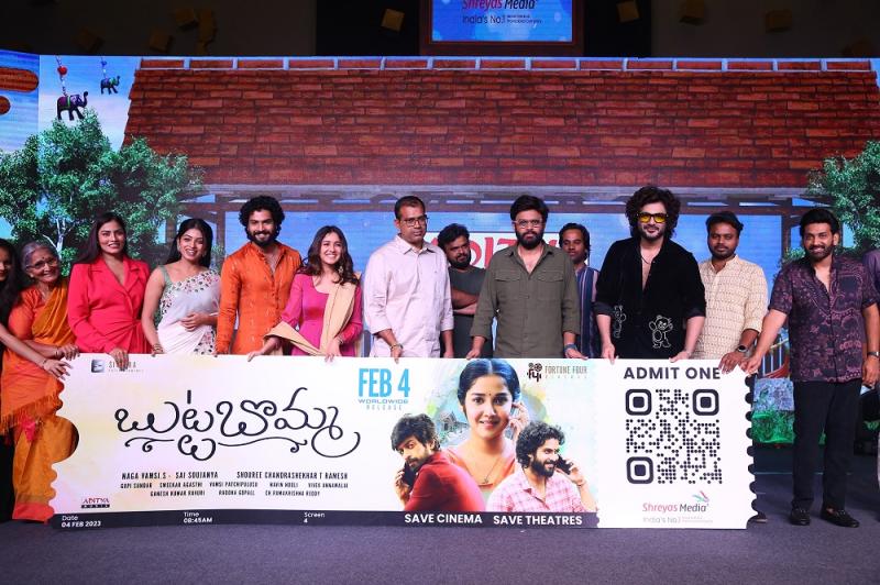 Star boy Siddu graces Butta Bomma’s colourful pre-release event in Hyderabad