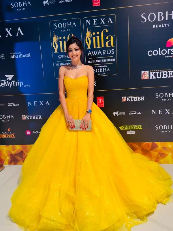 Dheera's Actress Soniya Bansal walks IIFA Carpet in Style