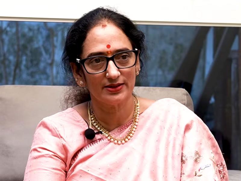 Jagan to field Prabhas's aunt in AP?