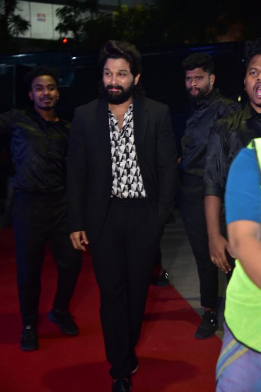 Allu Arjun sporting new look in Pushpa 2?