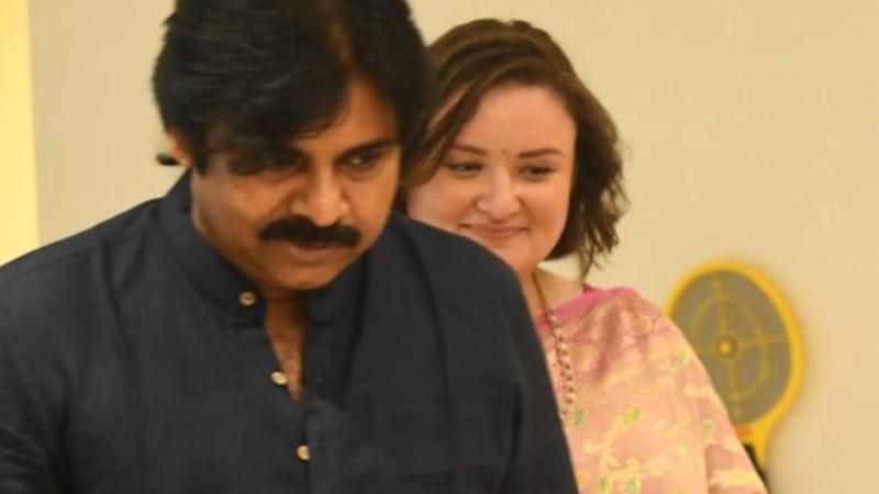 Janasena shuts Pawan Kalyan divorce rumors