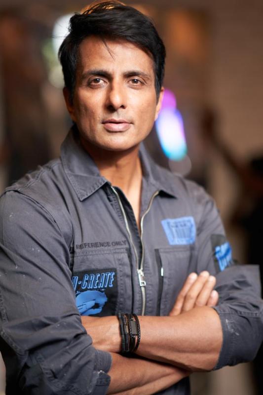 Actor & Philanthropist Sonu Sood Saved 10,117 People In A Year