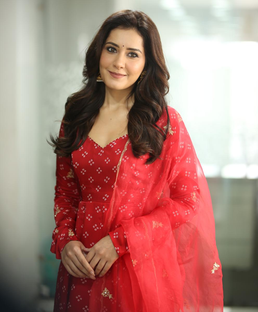 Exclusive Interview with Raashi Khanna  I Have Never Seen a Film Like Telusu Kada