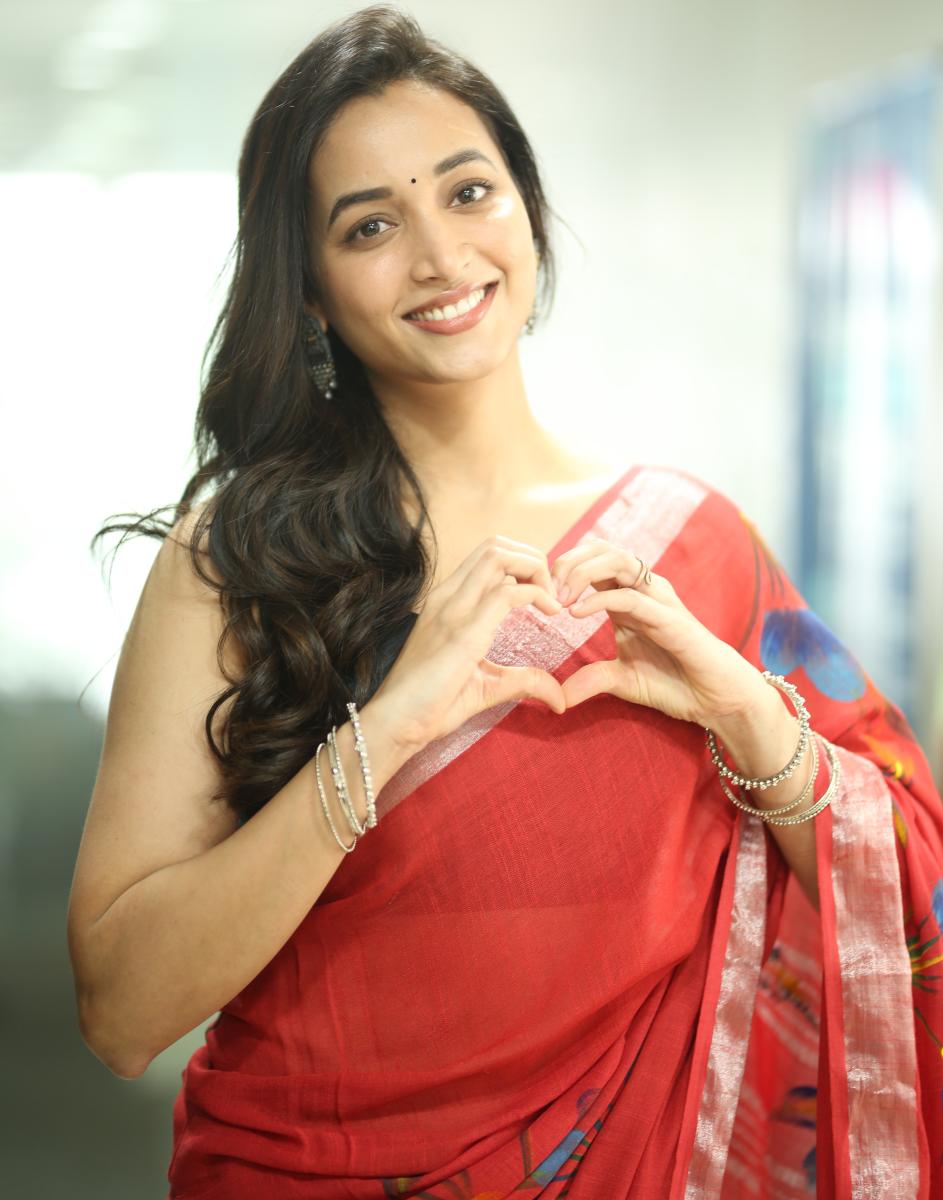 Srinidhi Shetty Exclusive Interview on Telusu Kada Romantic Drama