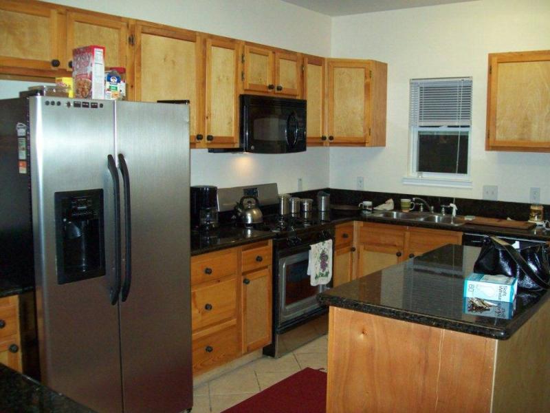 Room with Private Bath: All Bills Paid; Near UH, Downtown, Med Center, Offstreet