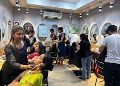 Lakmé Academy Powered By Aptech - Lajpat Nagar:-Best Makeup Academy In Lajpat Nagar