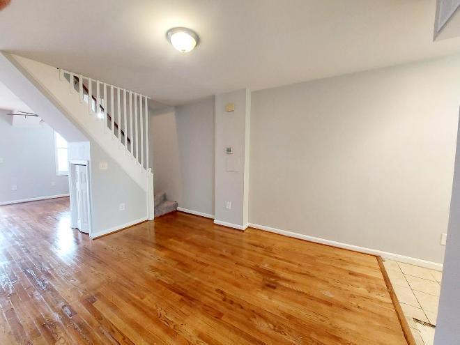 charming two-bedroom townhouse in columbia heights
