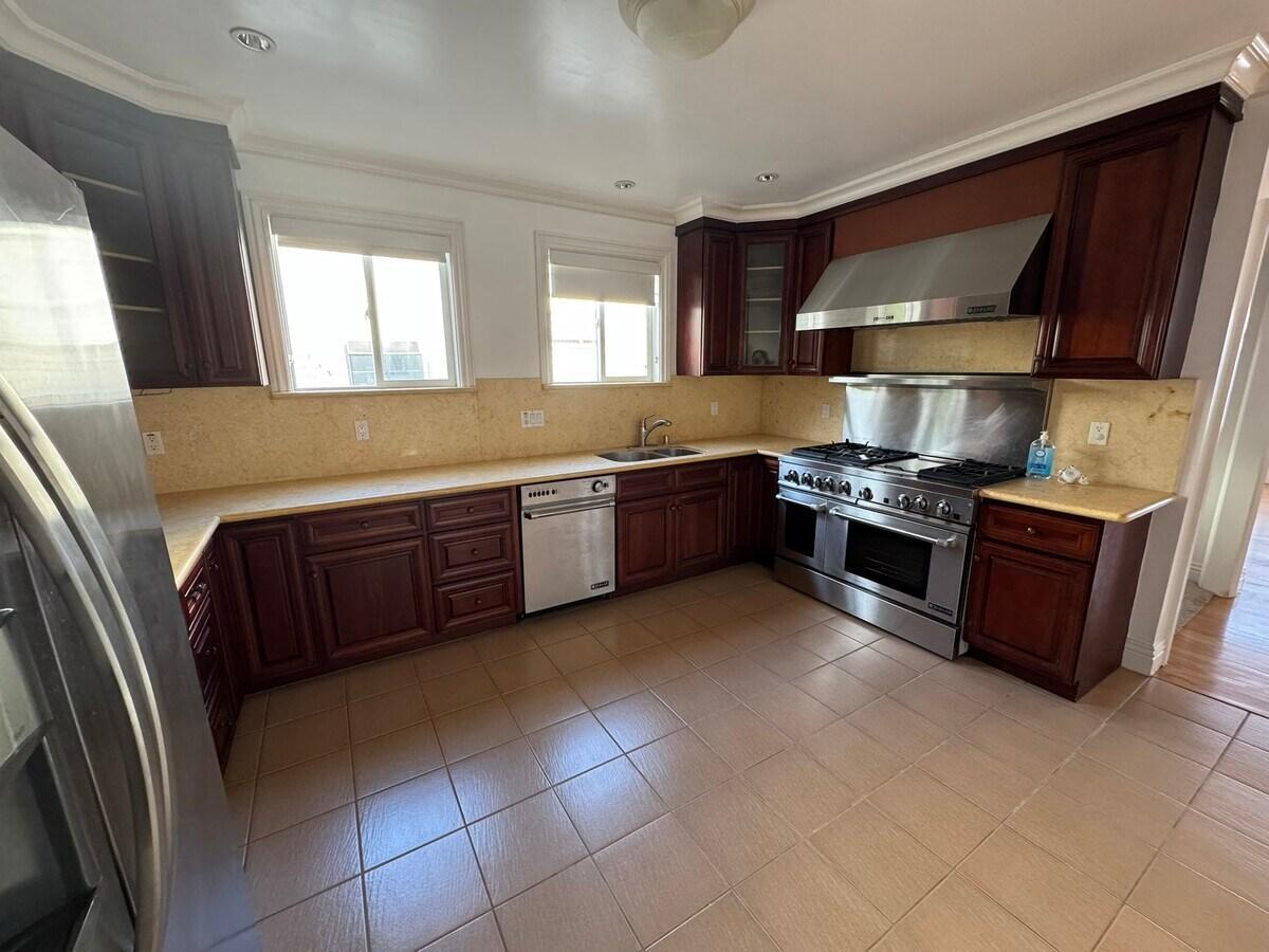 2 bed house close to San Francisco State University