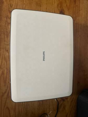 Philips PD9000/37 9" LCD Portable DVD Player White COMES WITH POWER CORD AND BAG - $30 (Houston)