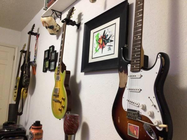 guitarist looking for bass and drums for psychedelic/stoner rock trio (Lakeway)