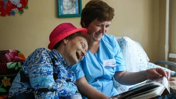 🌟 Compassionate At-Home Elderly Caregivers 🌟 Call 203-200-0558 (CT)