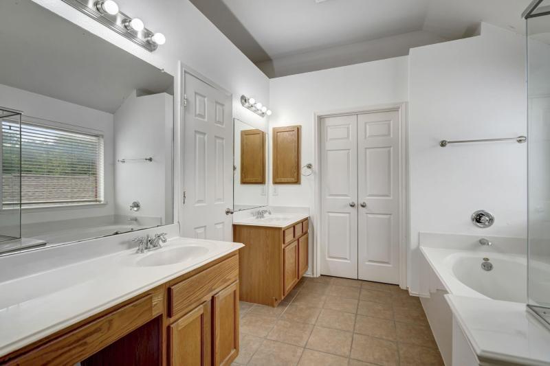 9817 Bradford Grove Drive Frisco, TX 75035-3002