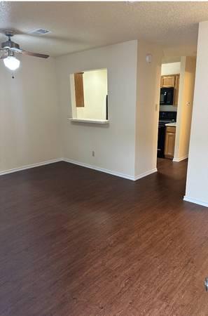 $1,000 / 1br - 530ft2 - Renaissance Apartment Sublet (Denton)