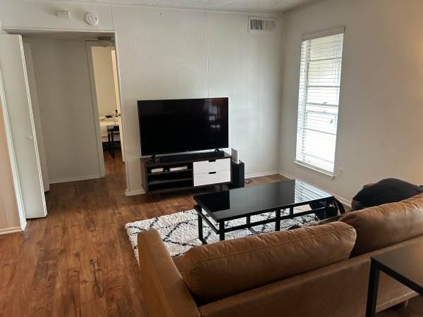 $1,200 / 1br - 720ft2 - 1Br/1B Summer Furnished Sublet