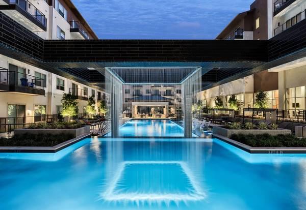 SHORT TERM (June 18 - Sept 4): 1 Bedroom Apartment