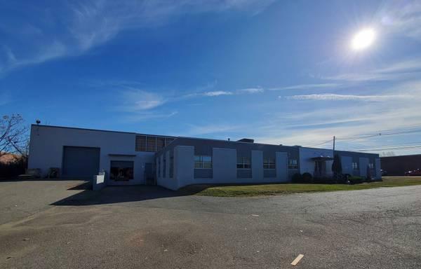 $9,000 / 5000ft2 - Warehouse Space in Carlstadt,NJ–Convenient Location Near Lincoln #1847