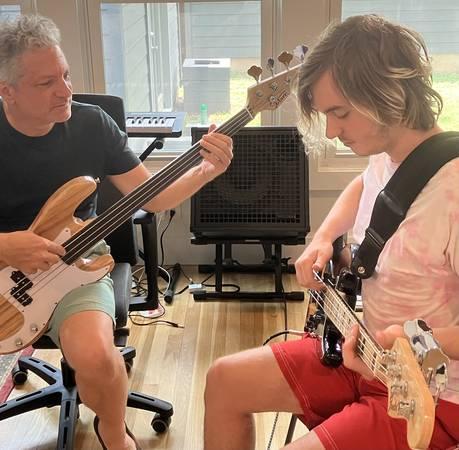 Guitar, Piano and Bass lessons at your home! (AUSTIN)